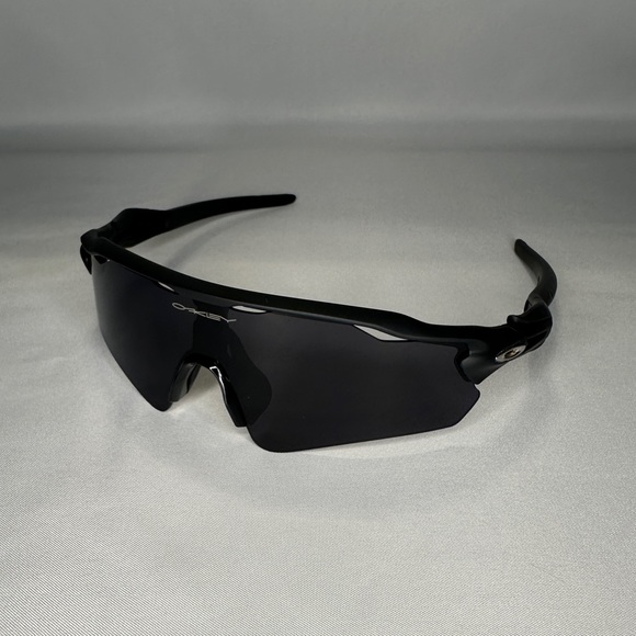 Oakley Radar EV Path Polarized Sunglasses Black Men’s 009208 - Picture 2 of 6